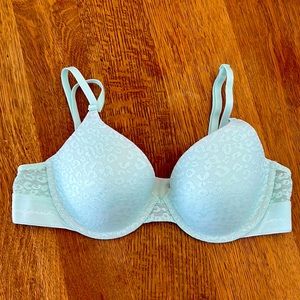 Victorias Secret Wear Everywhere Tshirt bra